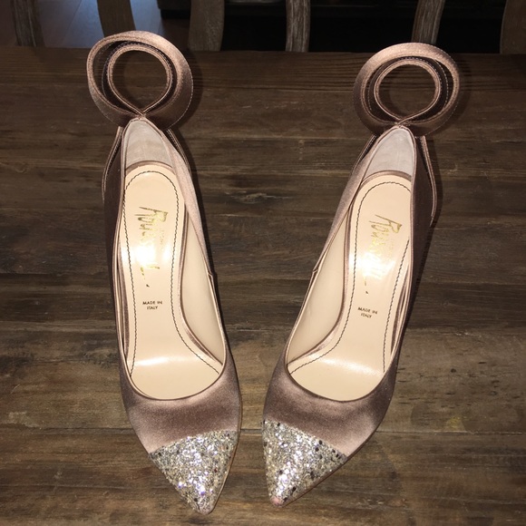 SOLD.. Rousseau Satin Gorgeous Pumps! - Picture 1 of 8